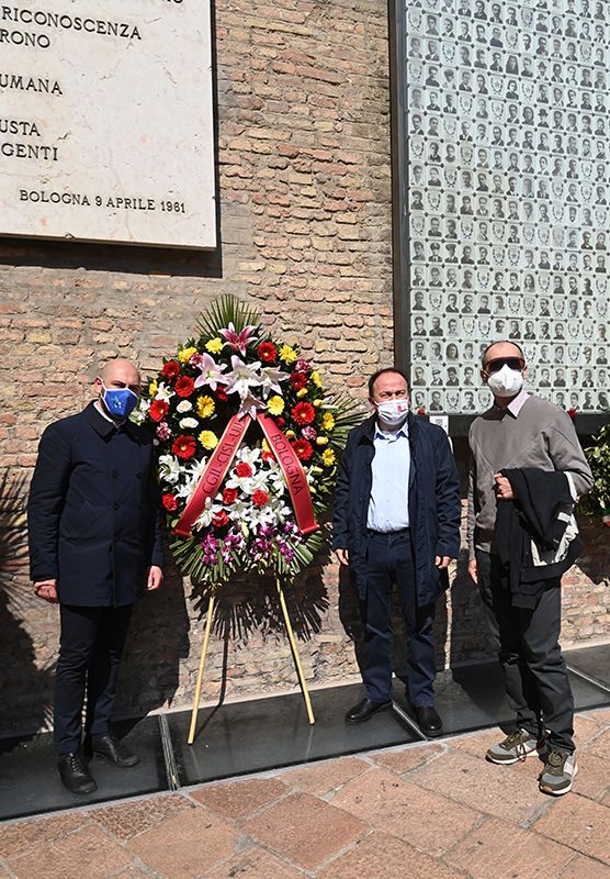 25 Aprile Corona Sacrario Caduti